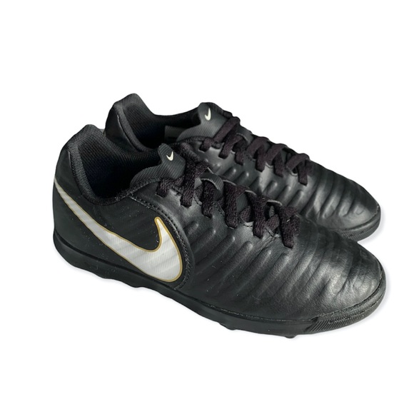 NIKE TIEMPO-X KIDS UNISEX YOUTH HARD COURT SOCCER INDOOR BLACK CLEATS TURF 2.5Y - Picture 1 of 6